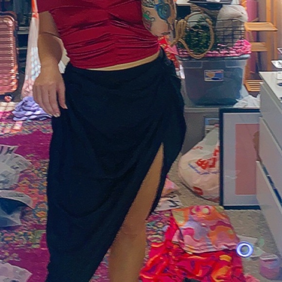 Satin ruched split thigh high skirt - Picture 2 of 2